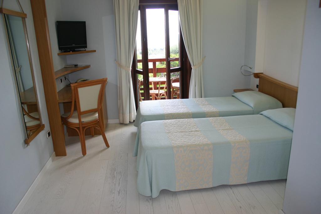 סטינטינו Hotel Cala Reale מראה חיצוני תמונה