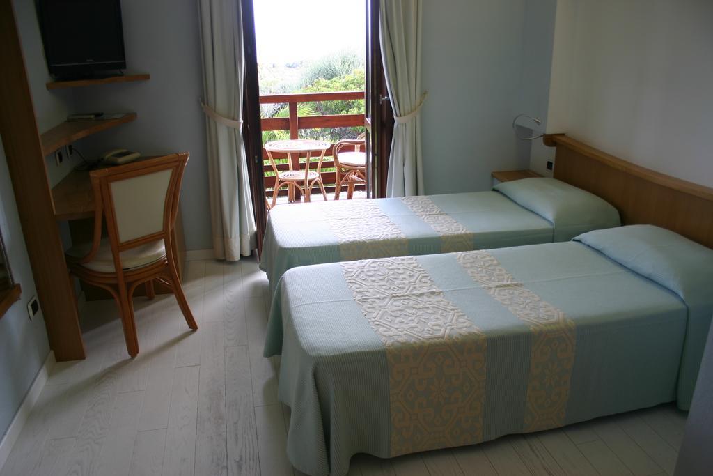 סטינטינו Hotel Cala Reale מראה חיצוני תמונה